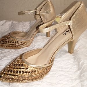 Women's size Euro 40/9 BRILLIANTLY  STUDIED HIGH HEELS BRAND NEW!!